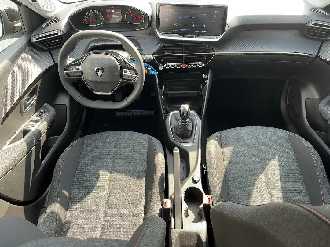 Peugeot 208 - Thumbnail 10