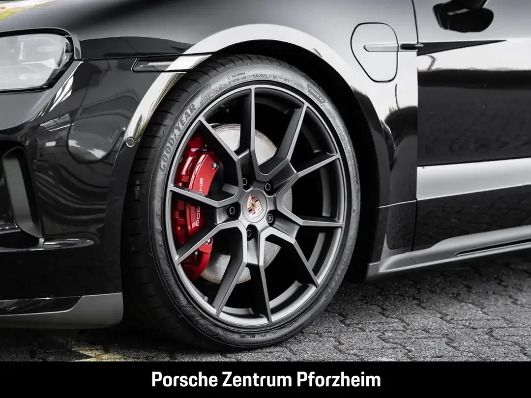 Porsche Taycan - Thumbnail 13