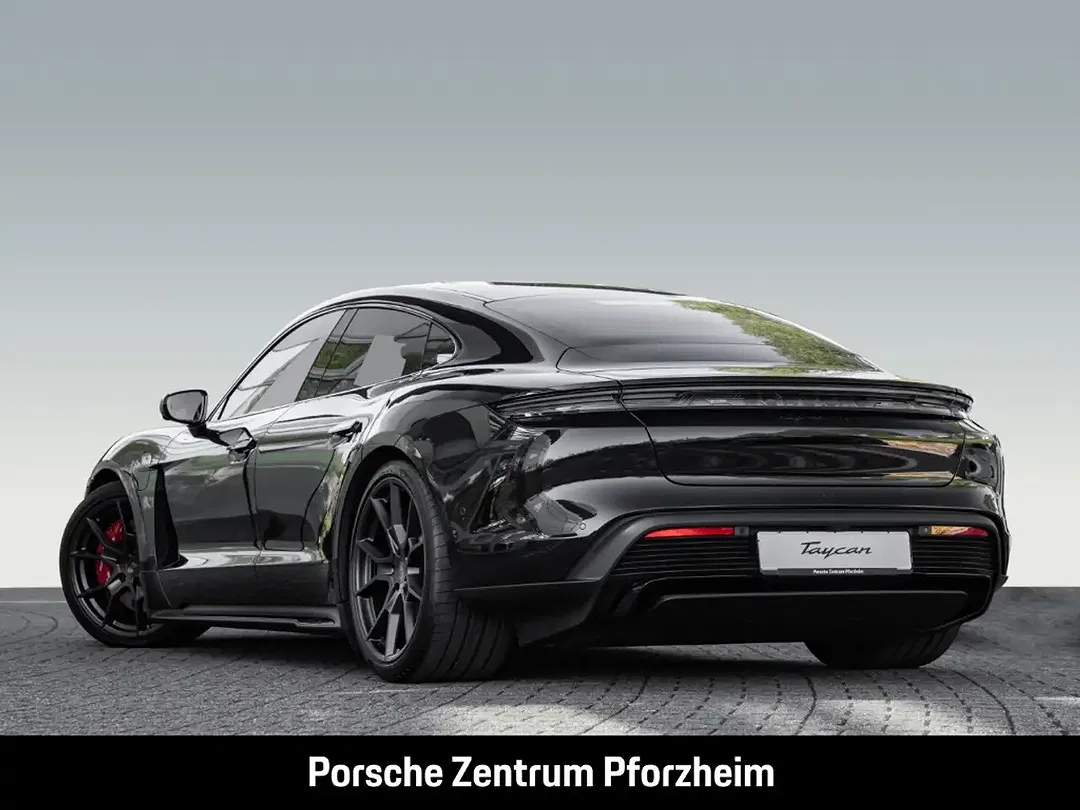 Porsche Taycan - Thumbnail 3
