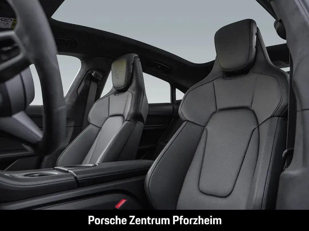 Porsche Taycan - Thumbnail 6