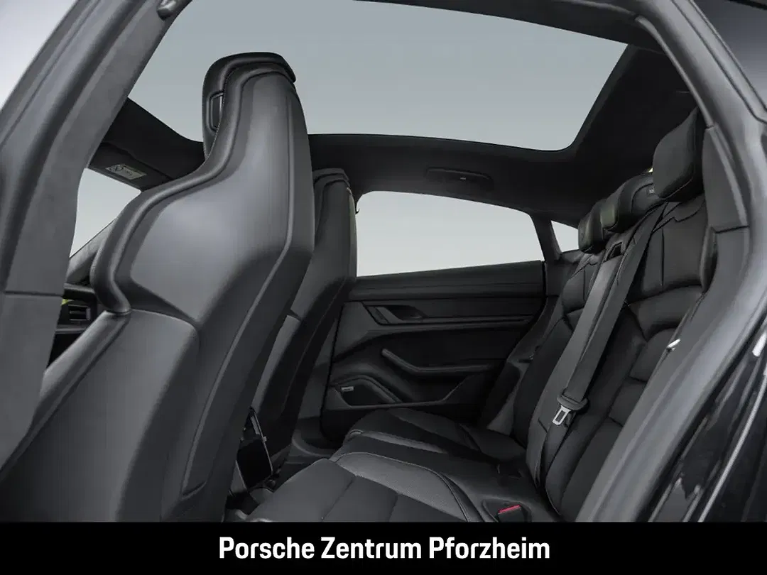 Porsche Taycan - Thumbnail 7