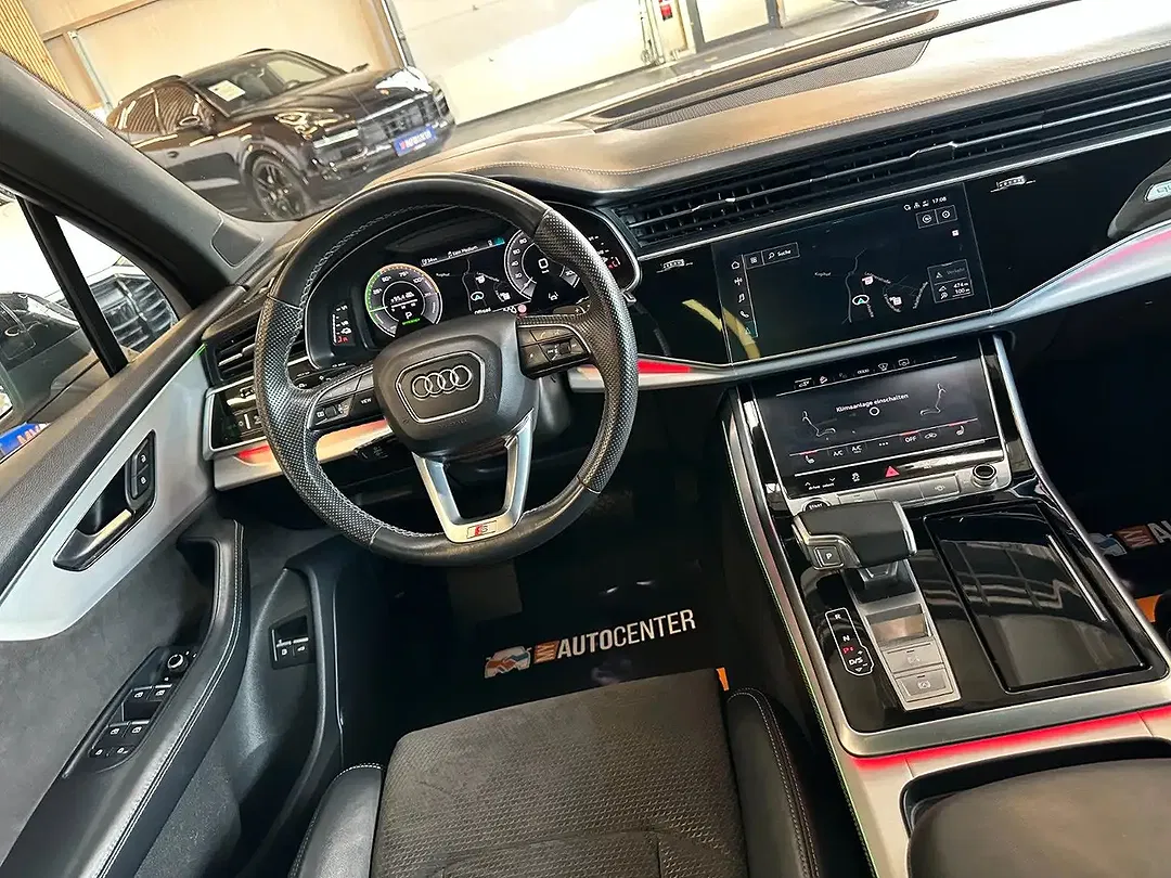 Audi Q7 - Thumbnail 10
