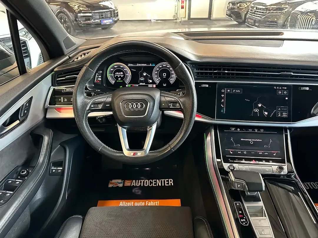 Audi Q7 - Thumbnail 11