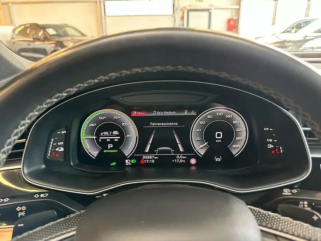 Audi Q7 - Thumbnail 13