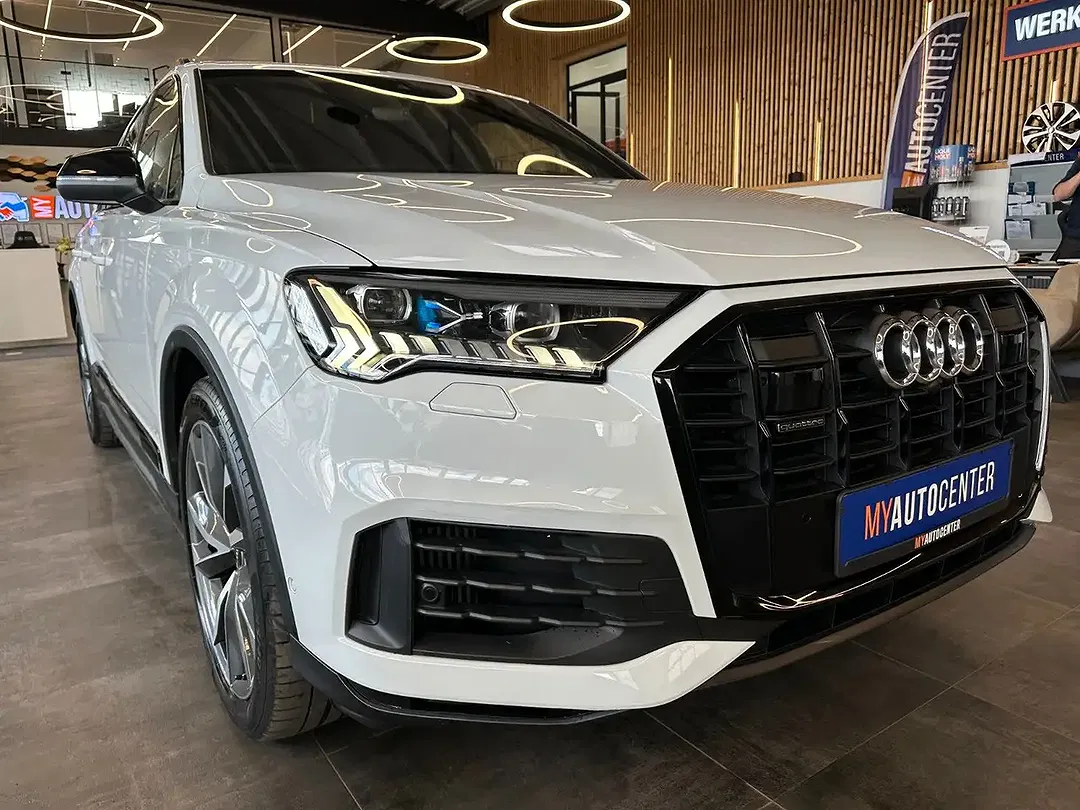 Audi Q7 - Thumbnail 3