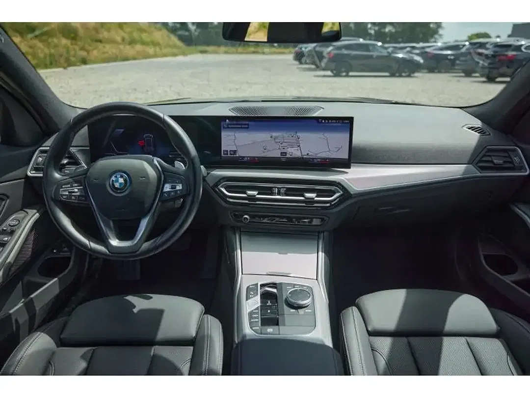 BMW 320 - Thumbnail 7