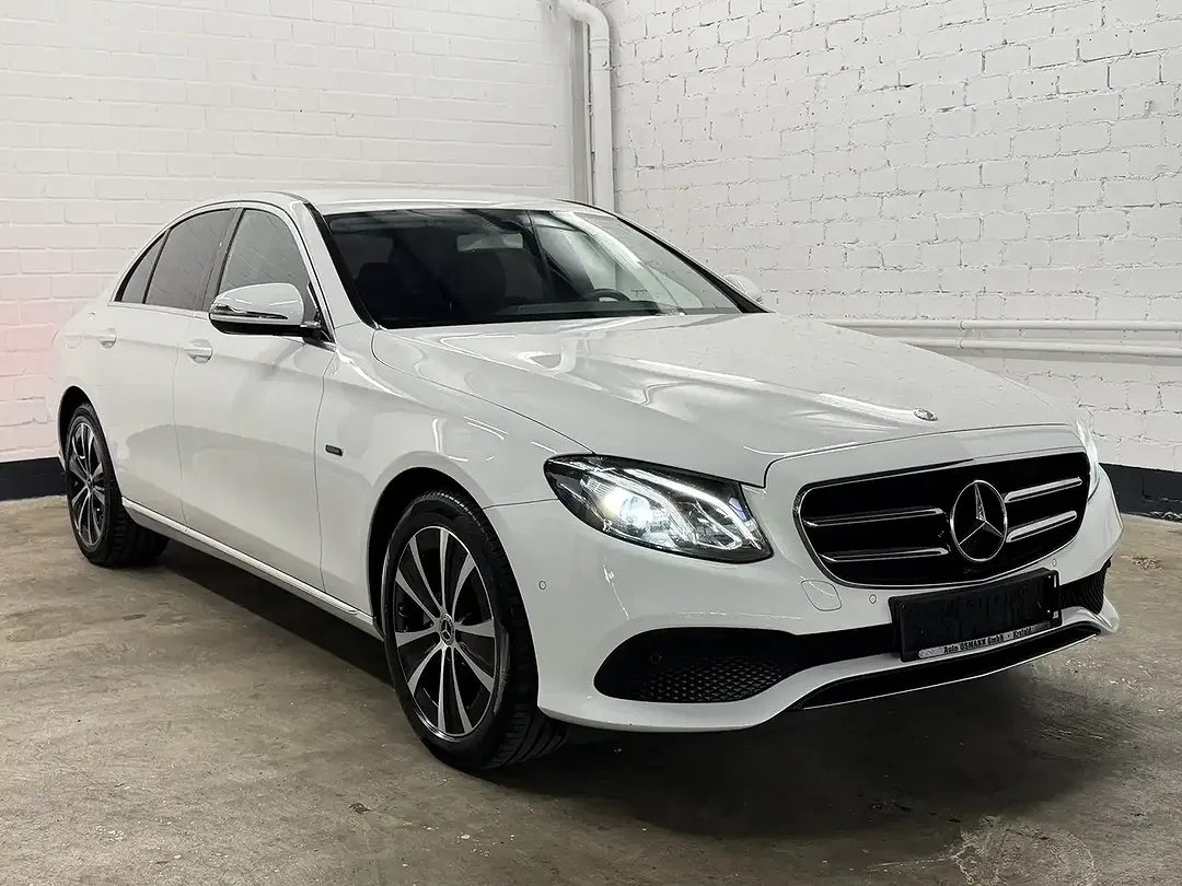 Mercedes-Benz E 300 - Thumbnail 4