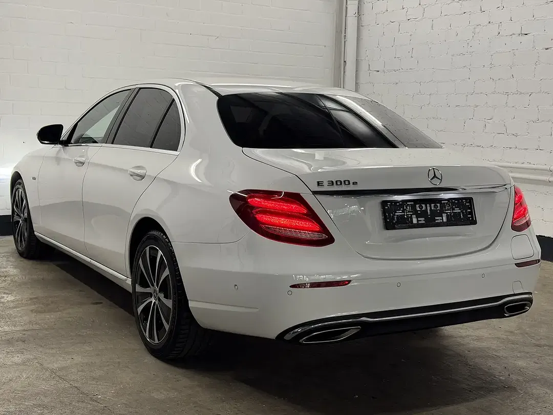 Mercedes-Benz E 300 - Thumbnail 5
