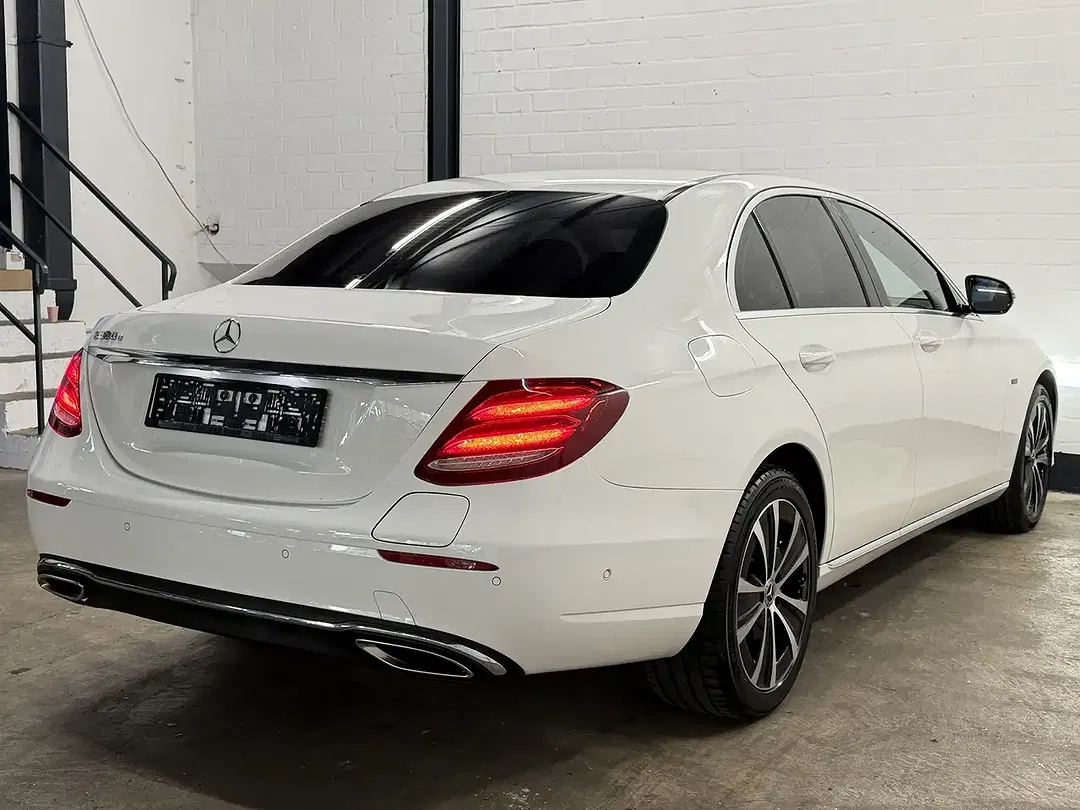 Mercedes-Benz E 300 - Thumbnail 7
