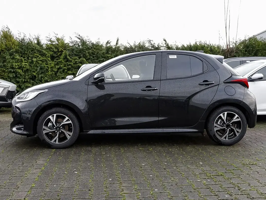 Toyota Yaris - Thumbnail 3