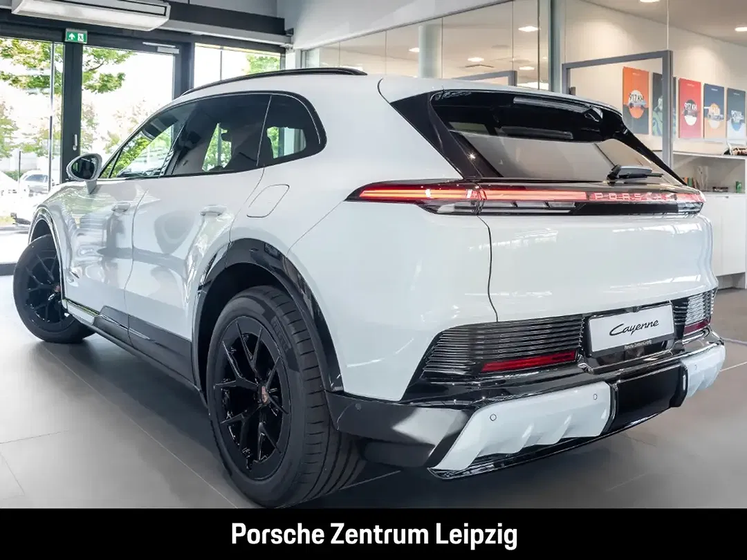 Porsche Cayenne - Thumbnail 3