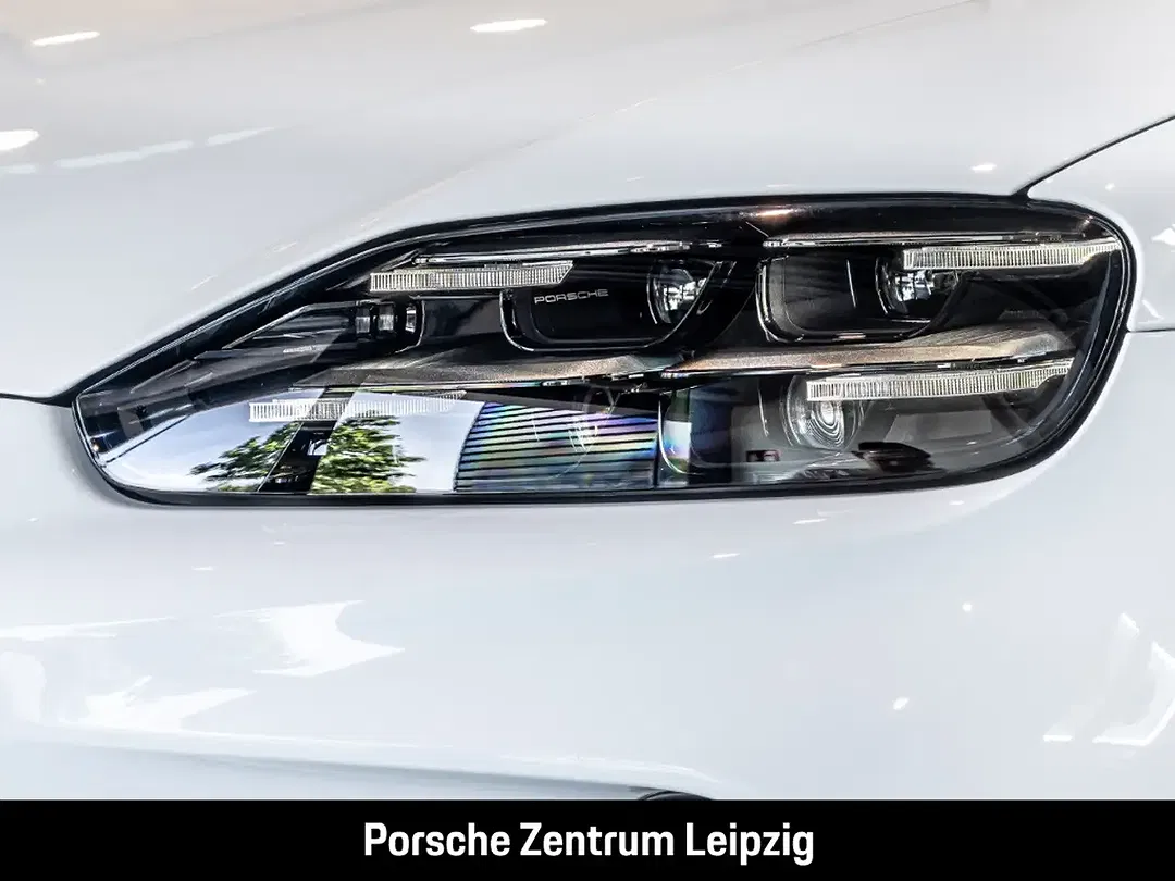 Porsche Cayenne - Thumbnail 9