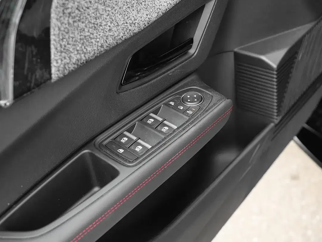 Renault Clio - Thumbnail 14