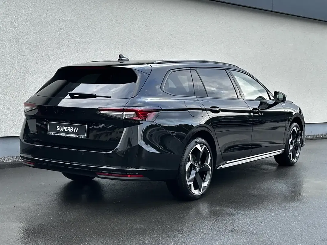 Skoda Superb - Thumbnail 2