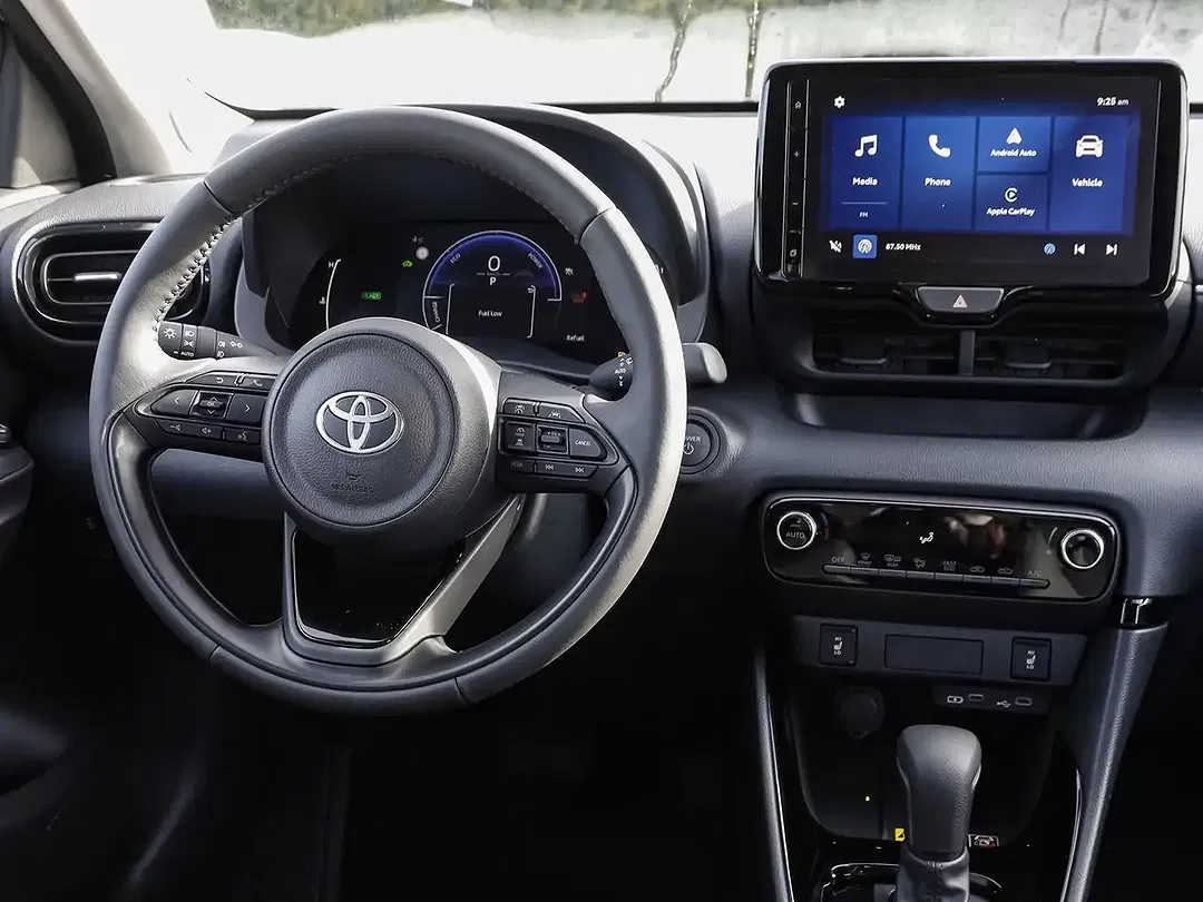 Toyota Yaris - Thumbnail 9