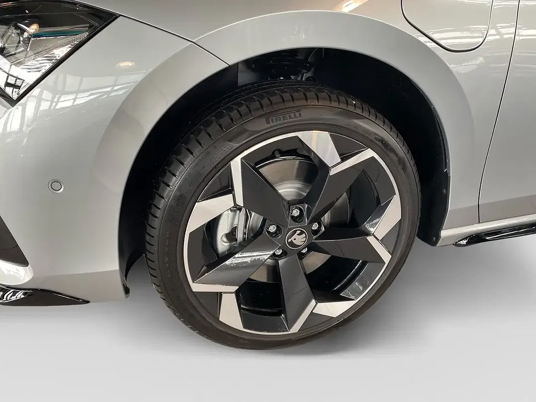 Skoda Superb - Thumbnail 4