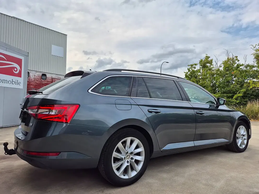 Skoda Superb - Thumbnail 10