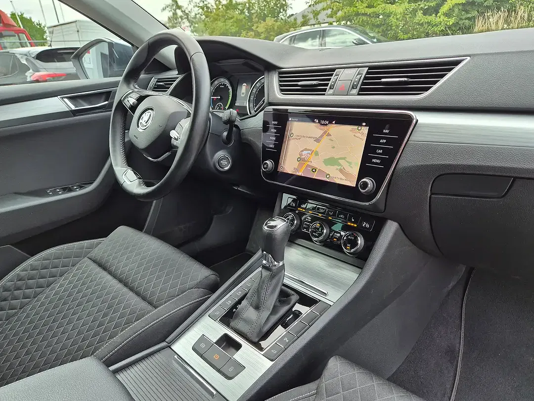 Skoda Superb - Thumbnail 12