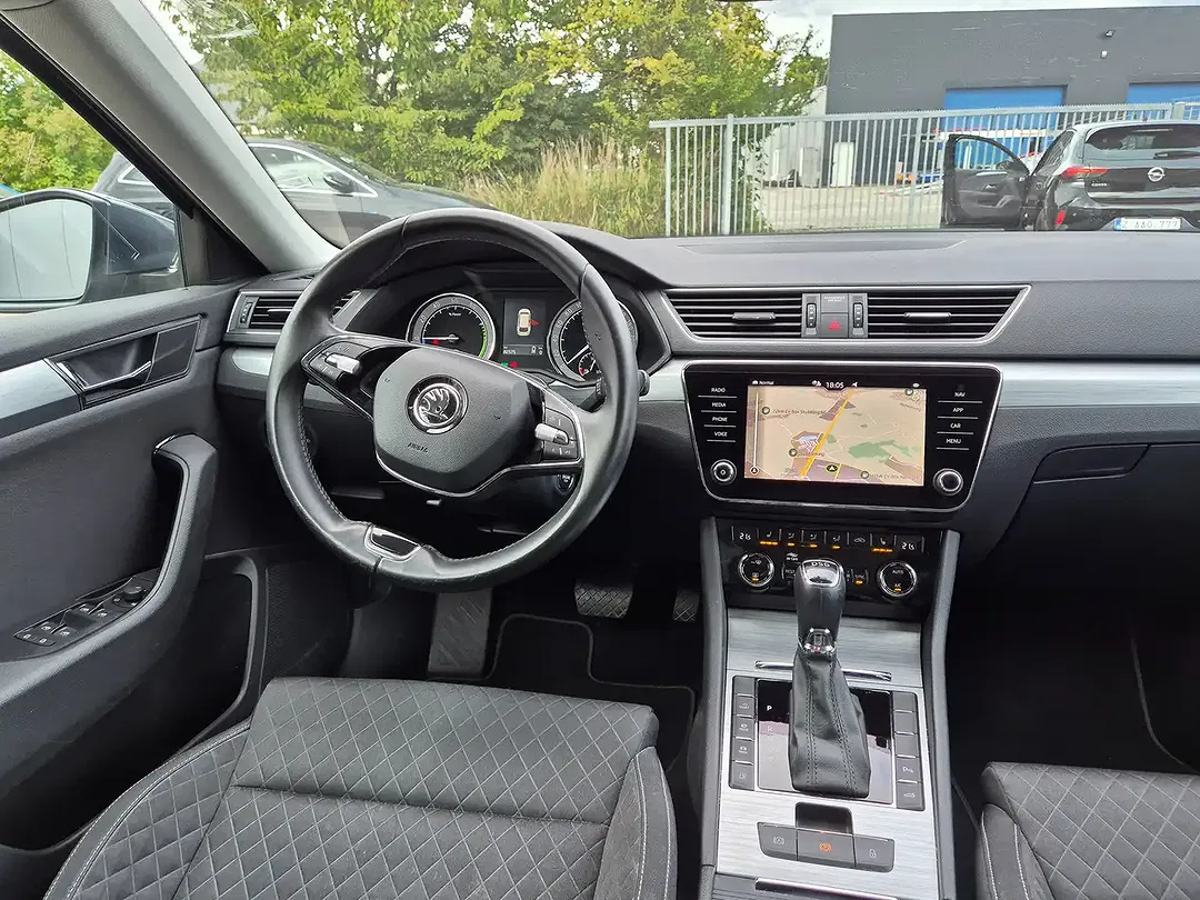 Skoda Superb - Thumbnail 15