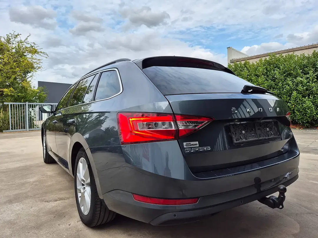 Skoda Superb - Thumbnail 8