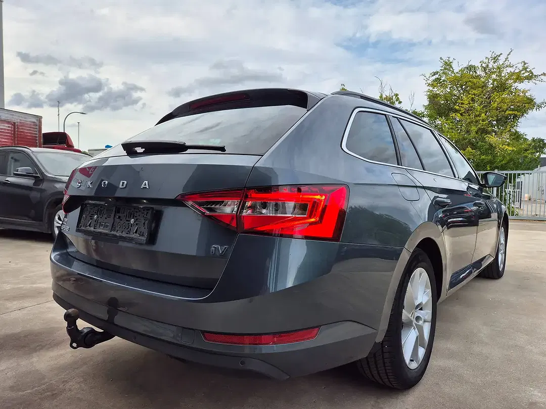 Skoda Superb - Thumbnail 9