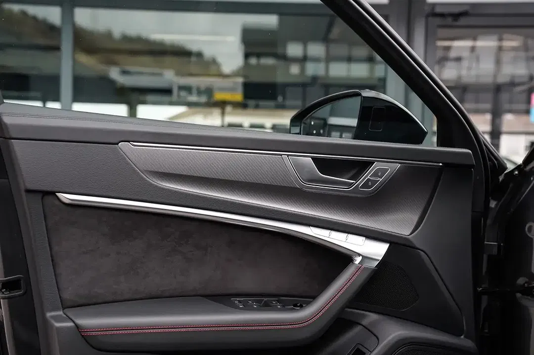 Audi RS6 - Thumbnail 11