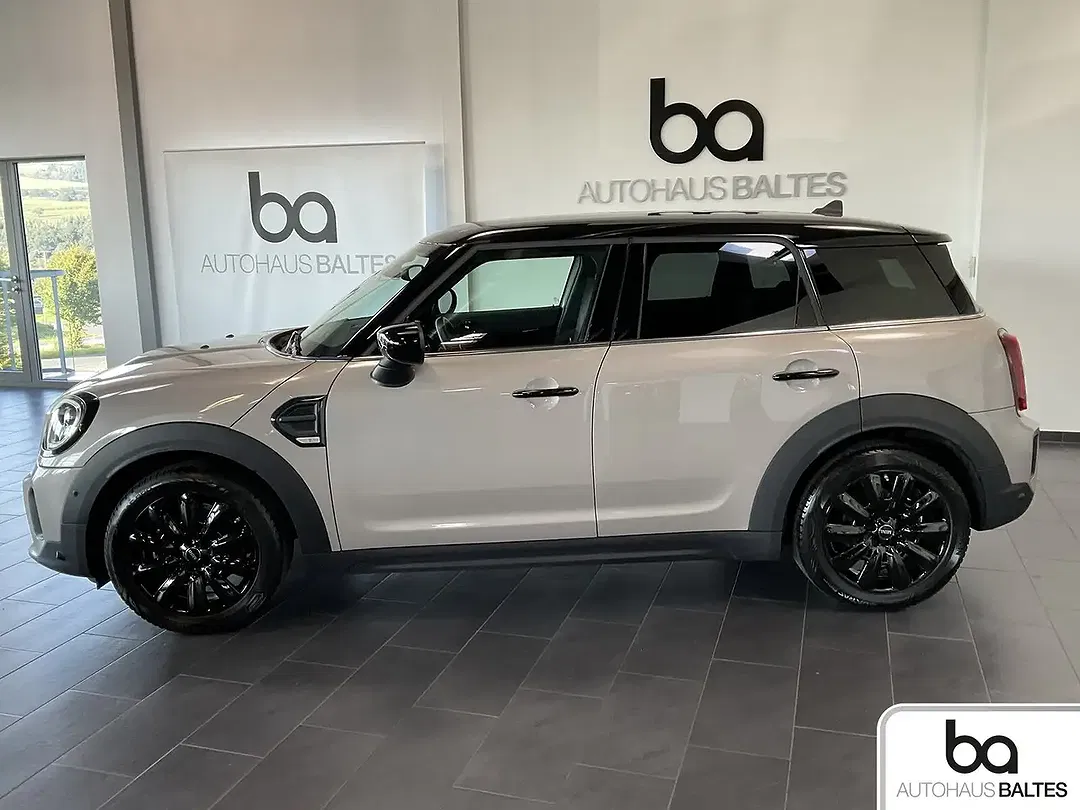 MINI Cooper Countryman - Thumbnail 3