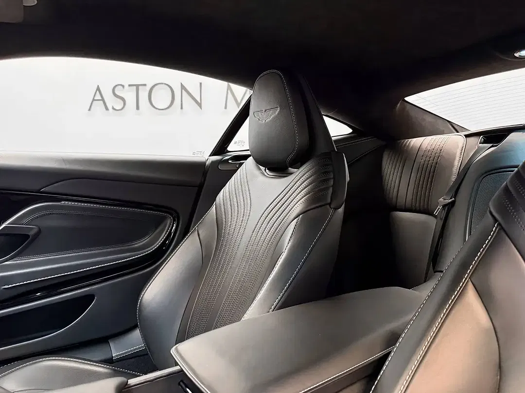 Aston Martin DB11 - Thumbnail 12