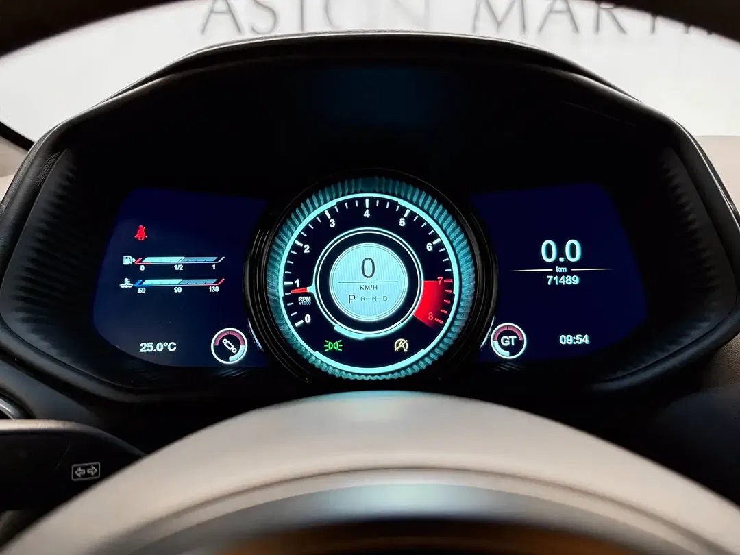 Aston Martin DB11 - Thumbnail 15