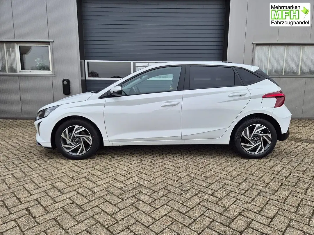 Hyundai i20 - Thumbnail 2