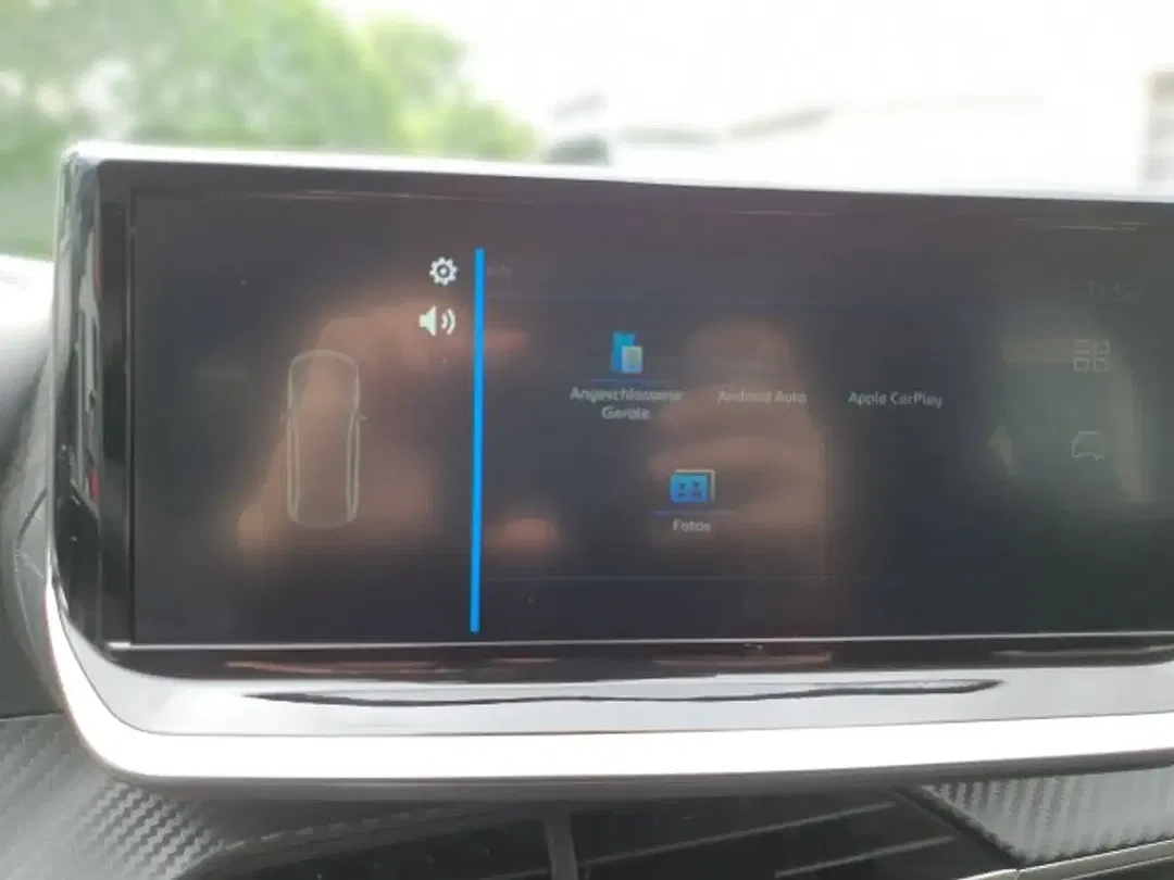 Peugeot 208 - Thumbnail 10