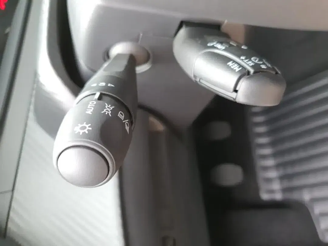 Peugeot 208 - Thumbnail 14