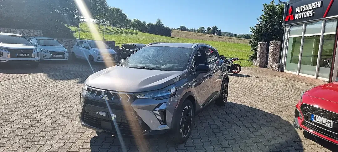 Mitsubishi ASX - Thumbnail 1