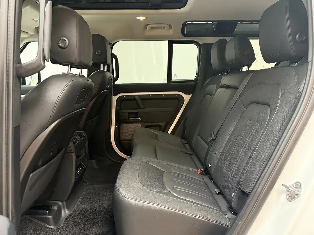 Land Rover Defender - Thumbnail 12