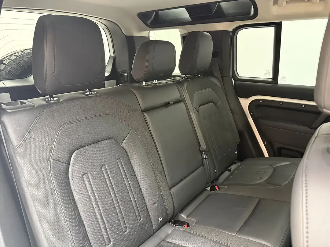 Land Rover Defender - Thumbnail 14