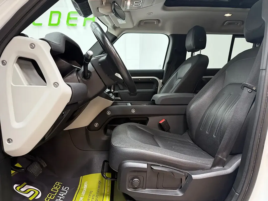 Land Rover Defender - Thumbnail 9
