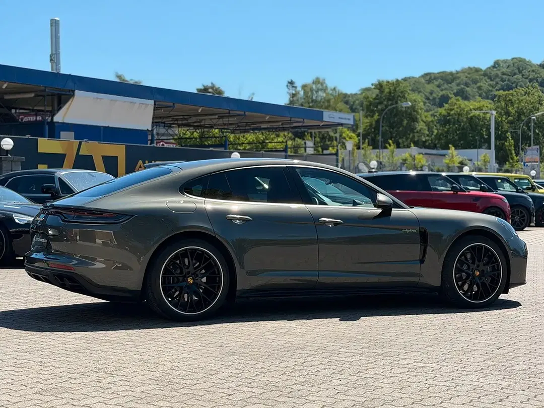 Porsche Panamera - Thumbnail 4