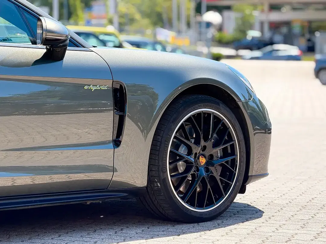 Porsche Panamera - Thumbnail 8