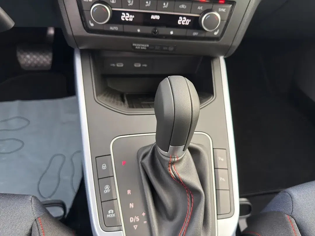 SEAT Arona - Thumbnail 14