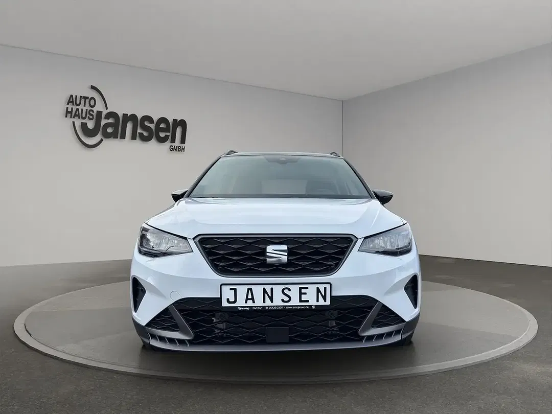 SEAT Arona - Thumbnail 2