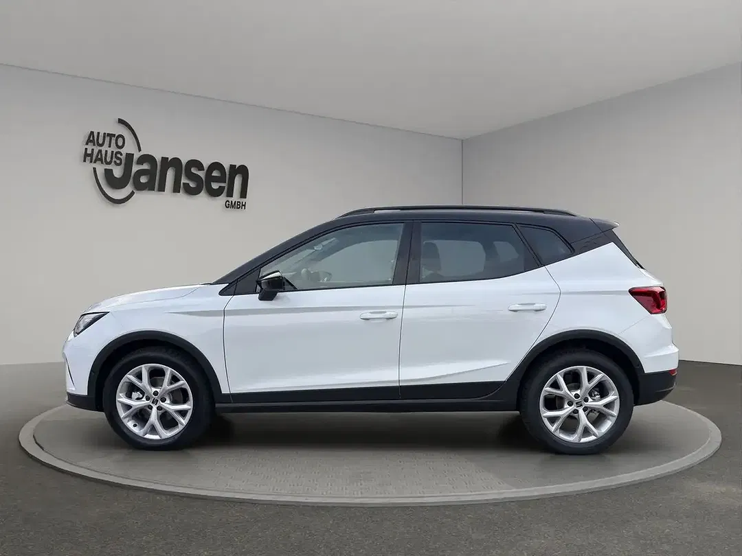 SEAT Arona - Thumbnail 3