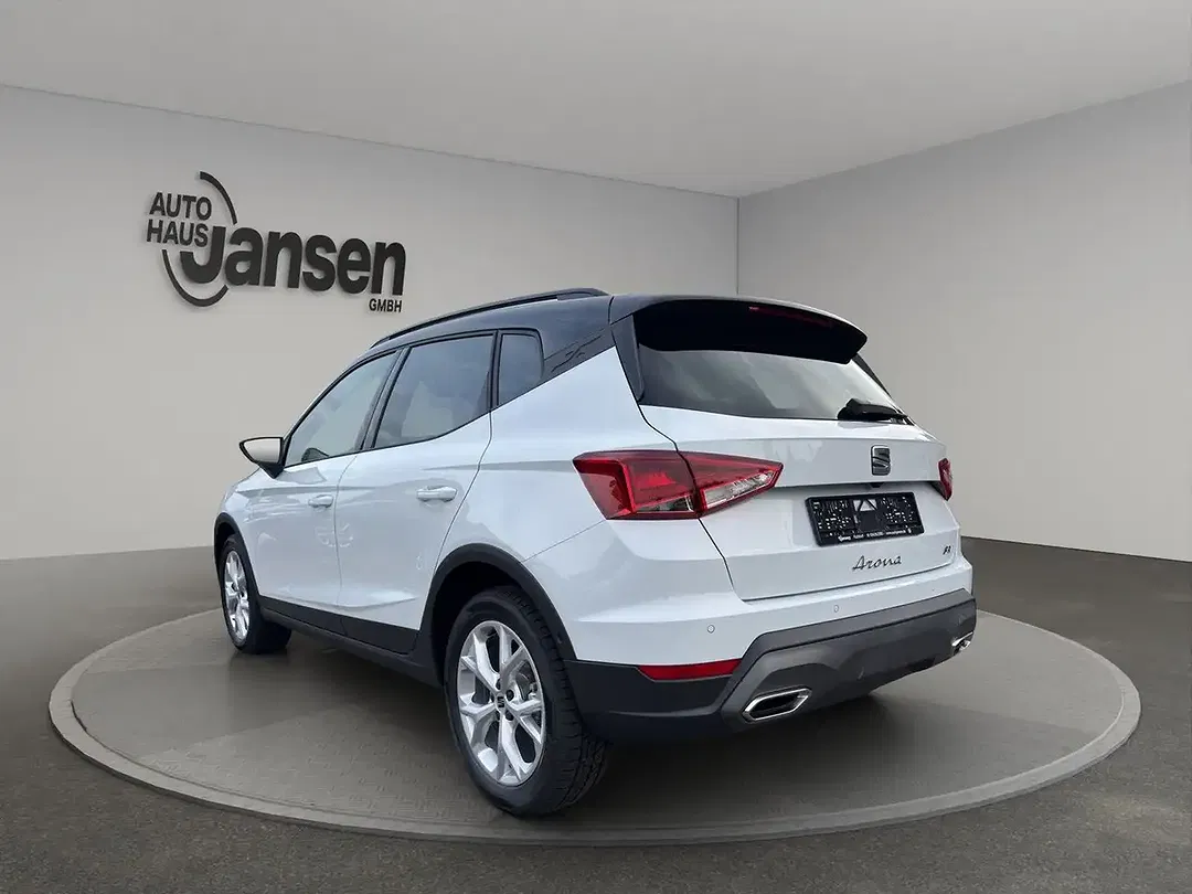 SEAT Arona - Thumbnail 4