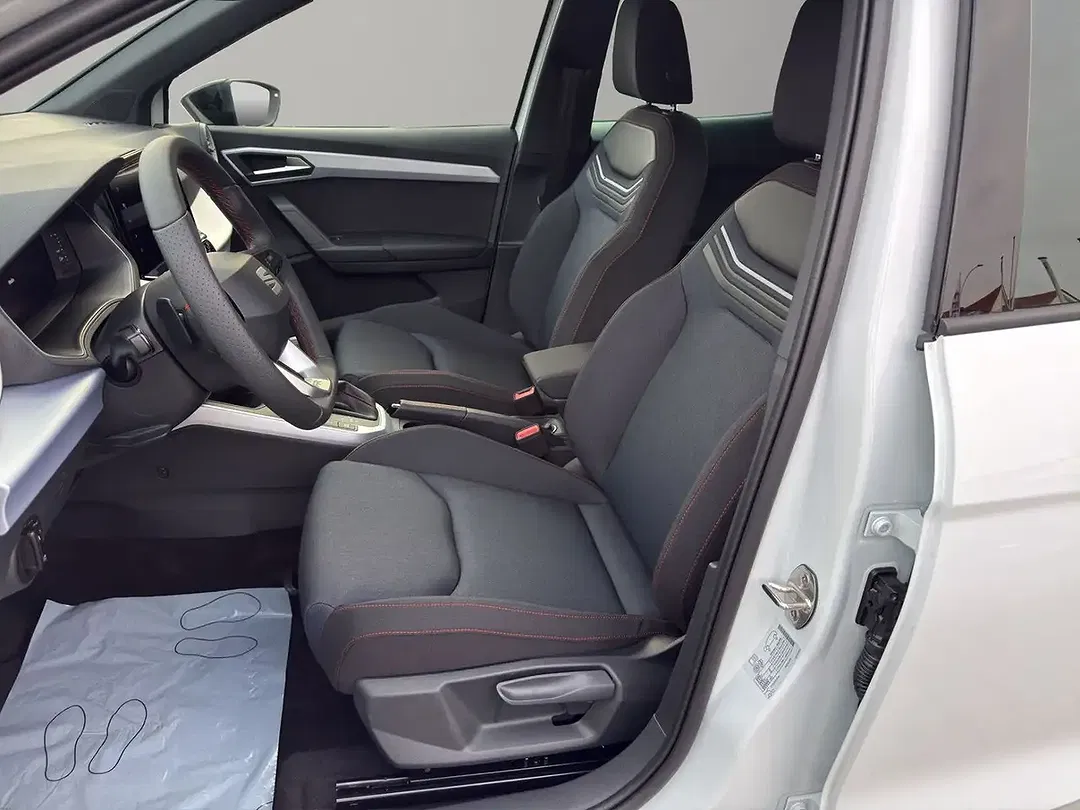 SEAT Arona - Thumbnail 7
