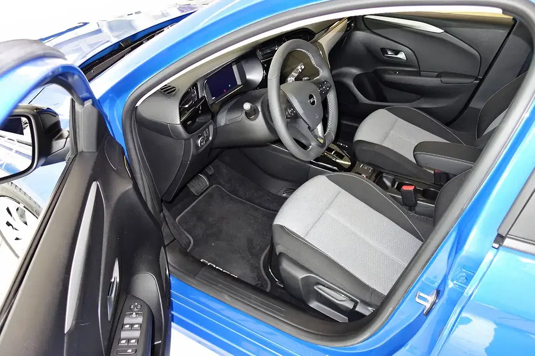Opel Corsa - Thumbnail 3