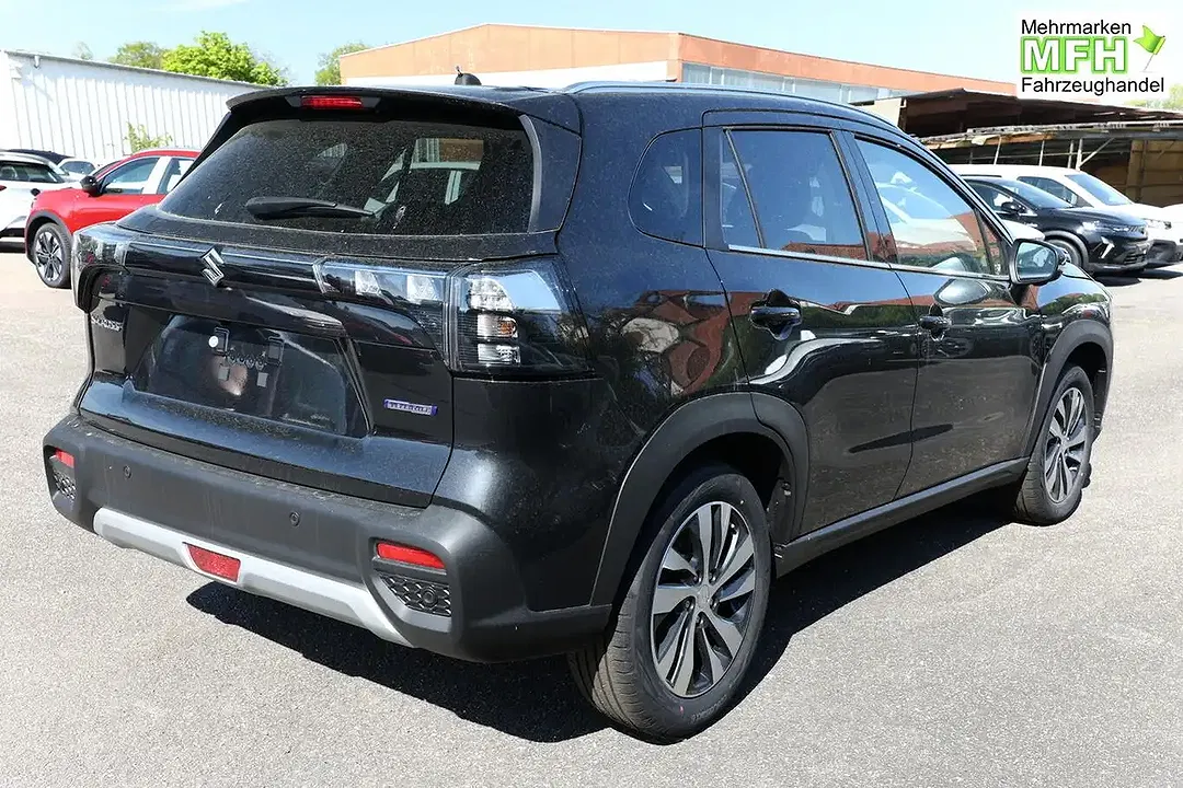 Suzuki S-Cross - Thumbnail 2