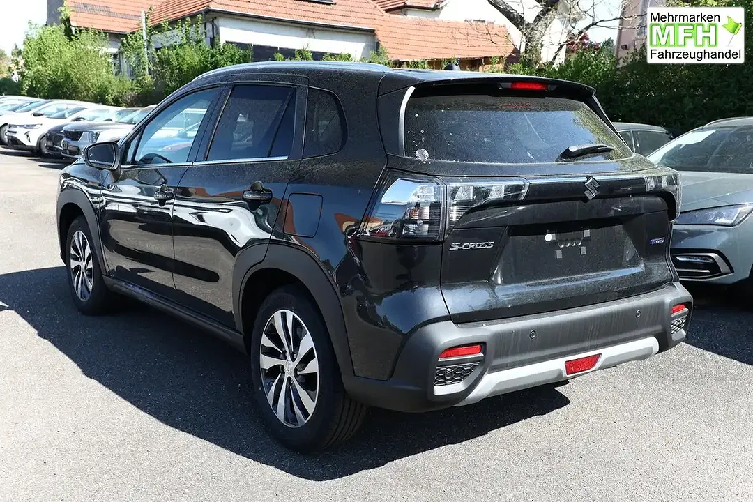 Suzuki S-Cross - Thumbnail 3