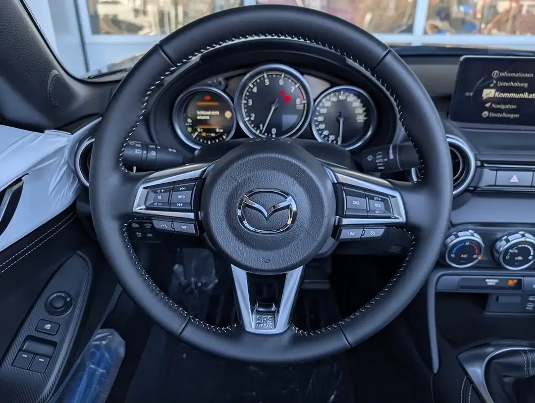 Mazda MX-5 - Thumbnail 11
