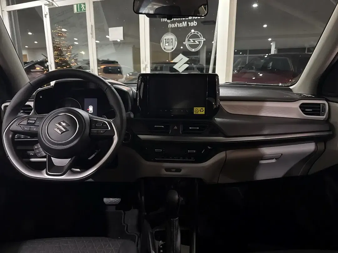 Suzuki Swift - Thumbnail 11