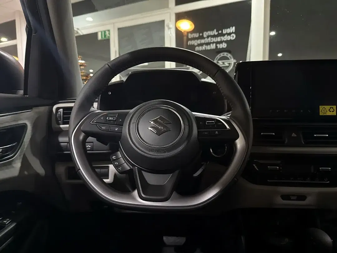 Suzuki Swift - Thumbnail 14