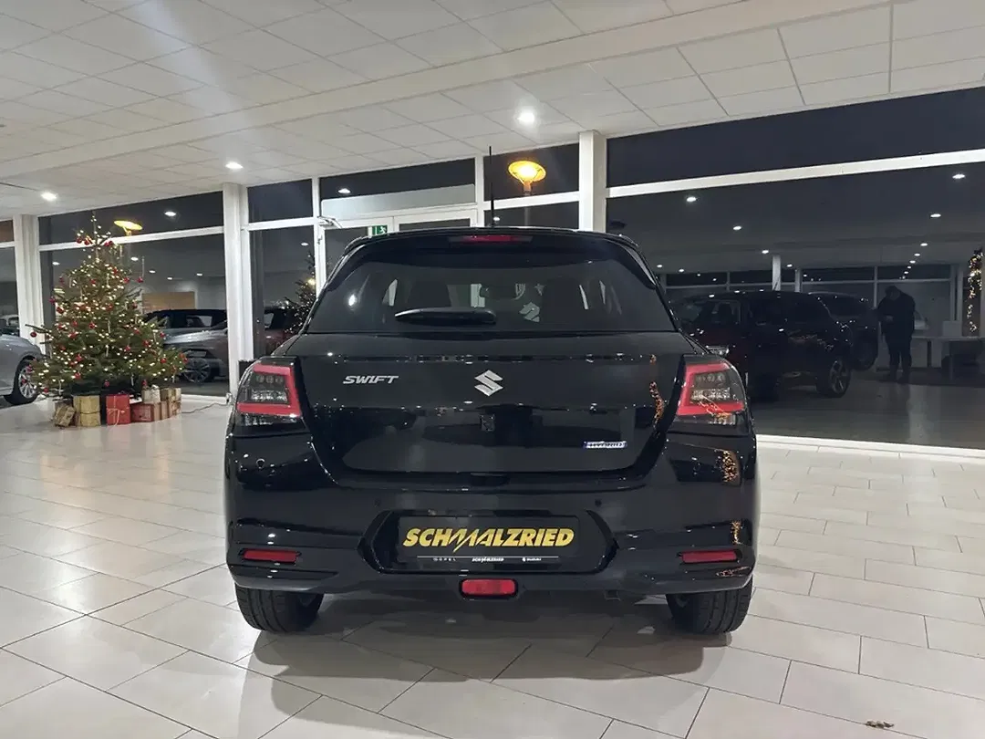 Suzuki Swift - Thumbnail 4